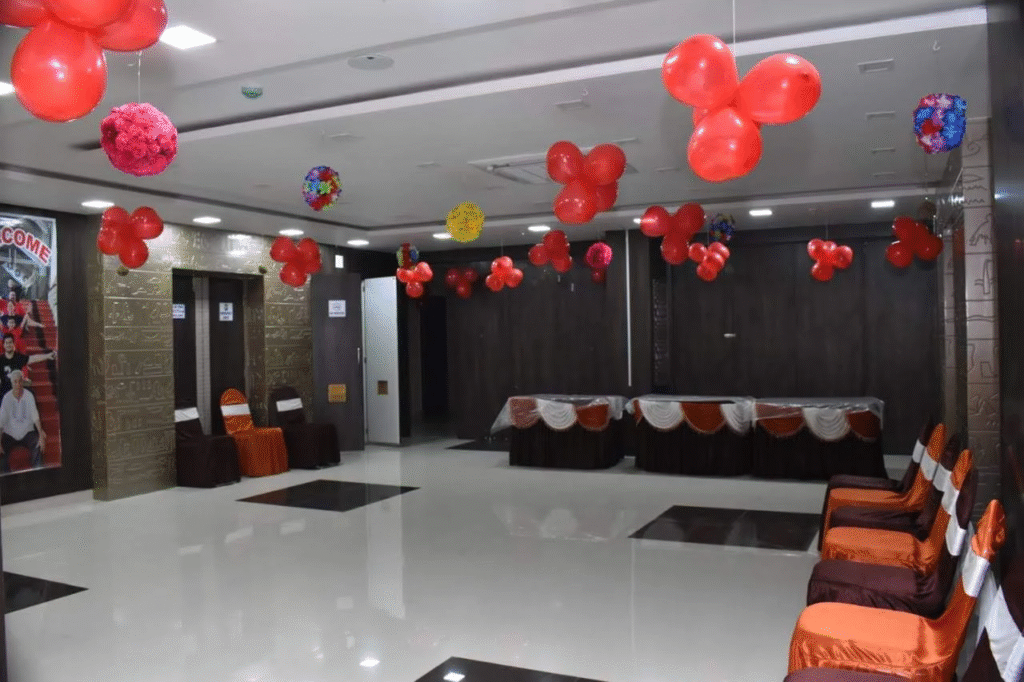 Giriraj Banquet