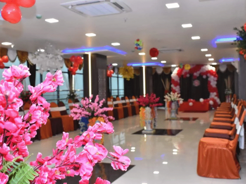 Giriraj Banquet